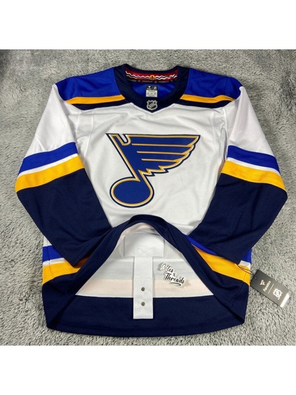 Fanatics Premium St. Louis Blues Away Jersey Size 50 Men White Blue Yellow NWT